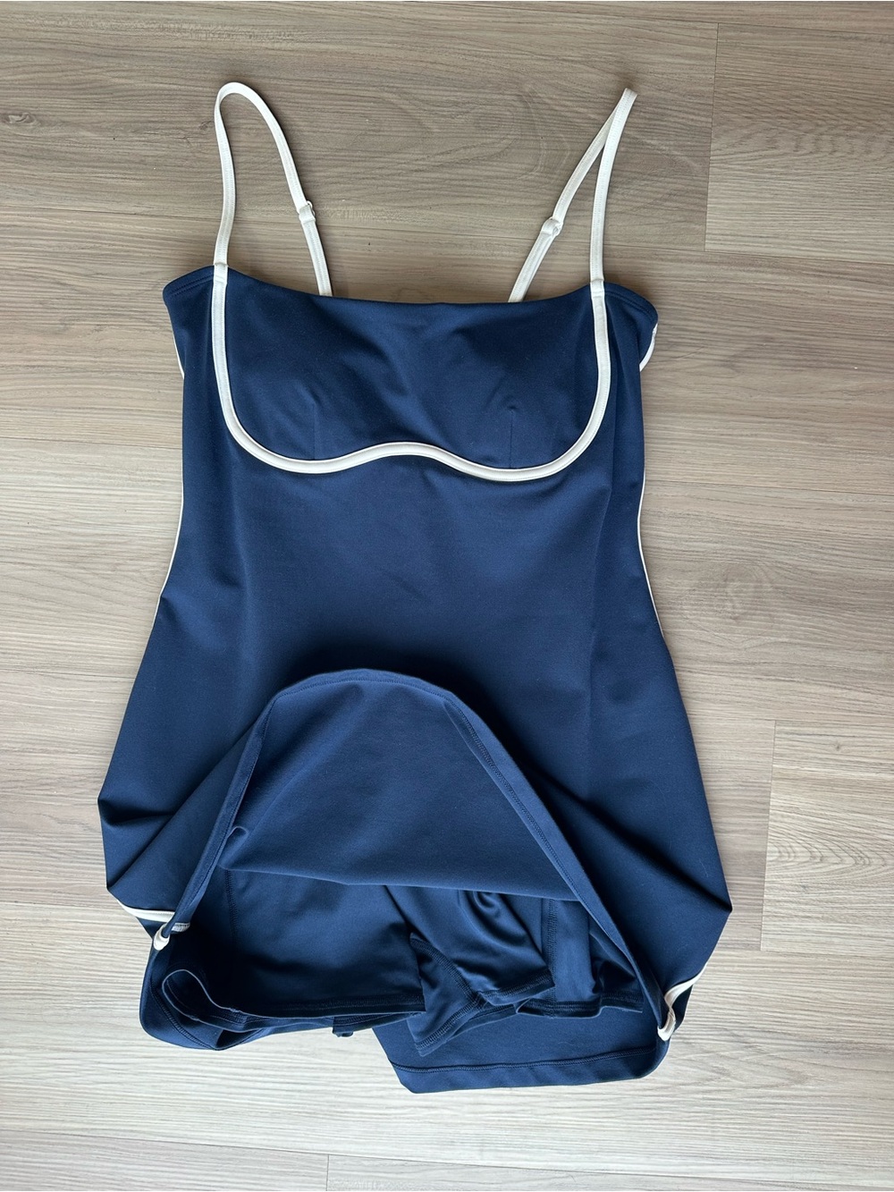 ALO Yoga Airbrush Streamlined Dress - Picture 7 of 10